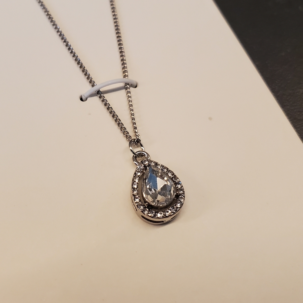Lane Bryant Necklace & Earring Set. - Picture 2 of 4